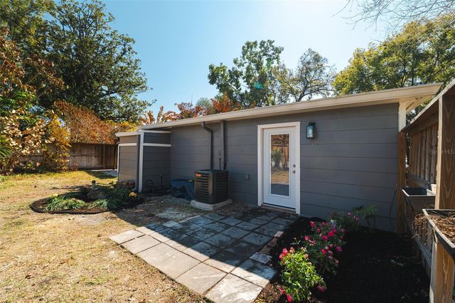 300 E IDLEWILD AVENUE, Tampa, FL 33604