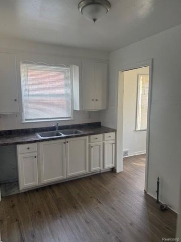 12210 Longview Street, Detroit, MI 48213