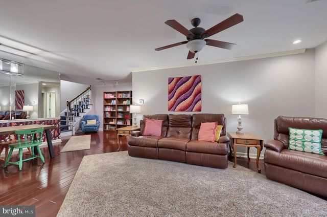 903 COUNTRY PLACE DR, Lancaster, PA 17601