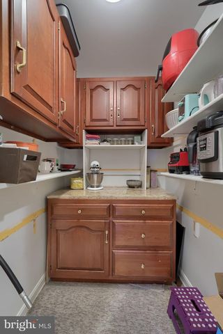 903 COUNTRY PLACE DR, Lancaster, PA 17601