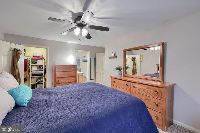 903 COUNTRY PLACE DR, Lancaster, PA 17601