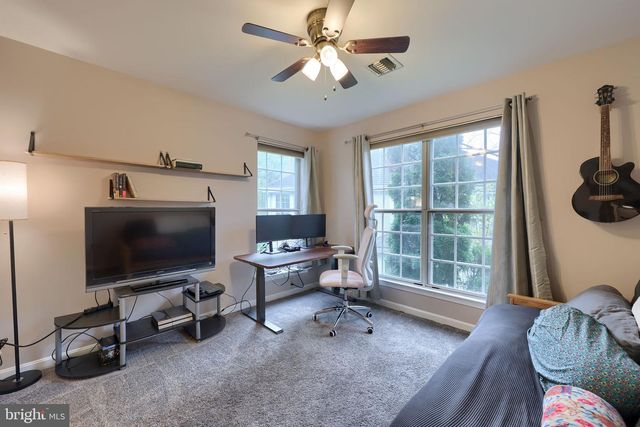 903 COUNTRY PLACE DR, Lancaster, PA 17601
