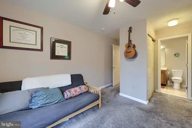 903 COUNTRY PLACE DR, Lancaster, PA 17601