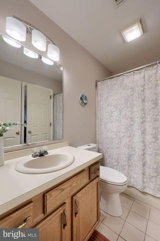 903 COUNTRY PLACE DR, Lancaster, PA 17601