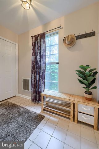 903 COUNTRY PLACE DR, Lancaster, PA 17601