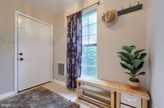 903 COUNTRY PLACE DR, Lancaster, PA 17601