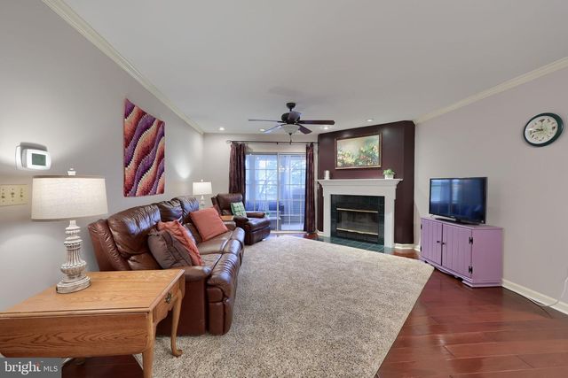 903 COUNTRY PLACE DR, Lancaster, PA 17601