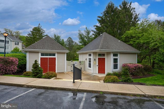903 COUNTRY PLACE DR, Lancaster, PA 17601