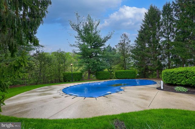 903 COUNTRY PLACE DR, Lancaster, PA 17601