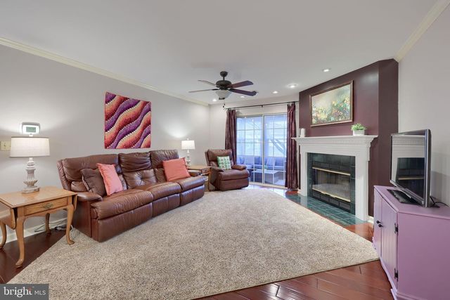 903 COUNTRY PLACE DR, Lancaster, PA 17601