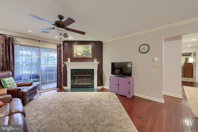 903 COUNTRY PLACE DR, Lancaster, PA 17601