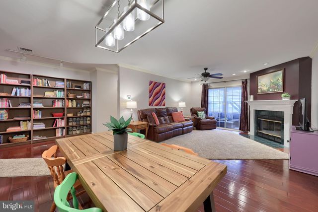 903 COUNTRY PLACE DR, Lancaster, PA 17601