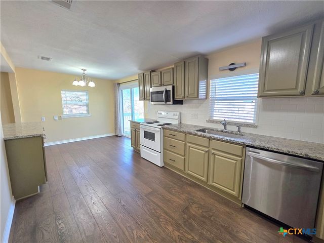 415 N Main Street, Rockdale, TX 76567