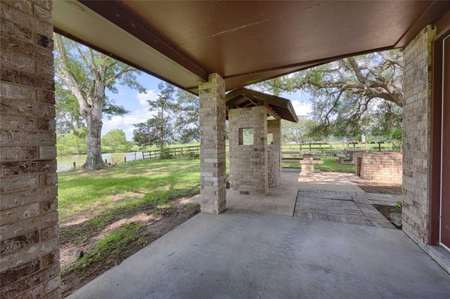 4361 US Highway 77 S, Hallettsville, TX 77964