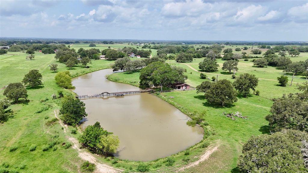 4361 US Highway 77 S, Hallettsville, TX 77964