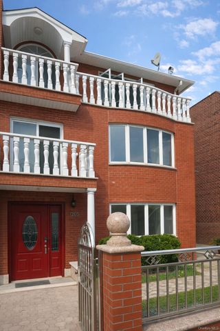142-05 45th Avenue, Flushing, NY 11355