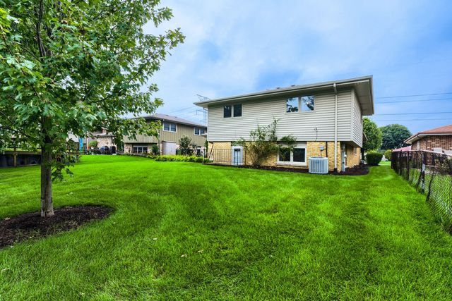 16931 82nd Avenue, Tinley Park, IL 60477