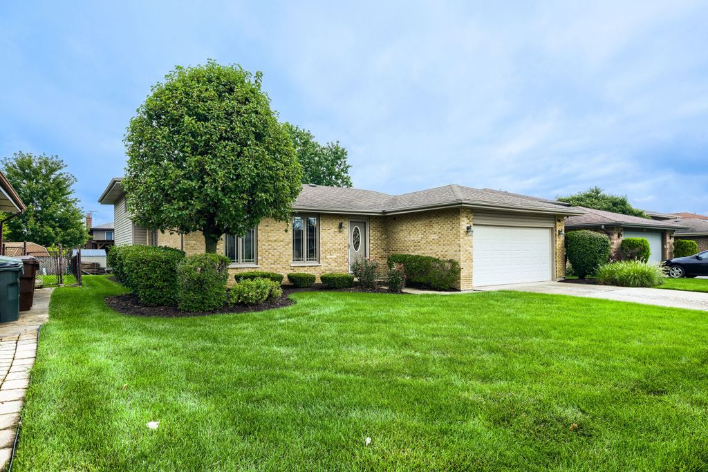 16931 82nd Avenue, Tinley Park, IL 60477