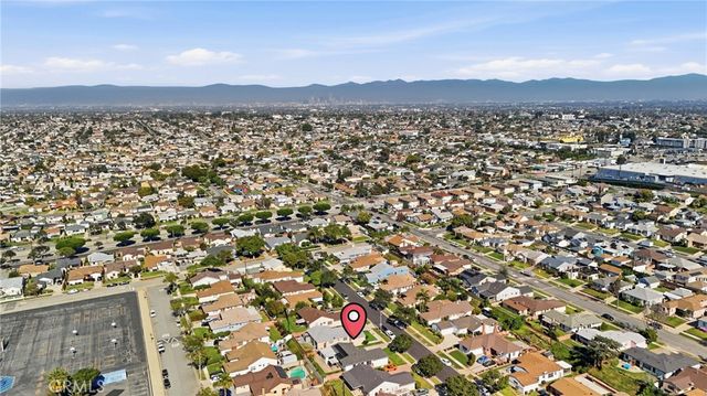 11537 Tarron, Hawthorne, CA 90250