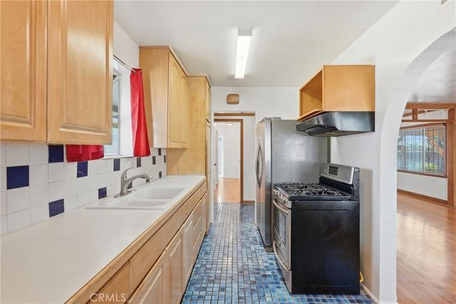 11537 Tarron, Hawthorne, CA 90250