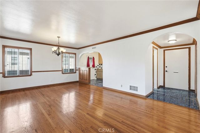 11537 Tarron, Hawthorne, CA 90250