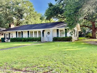 4425 Oak Avenue, Moss Point, MS 39563