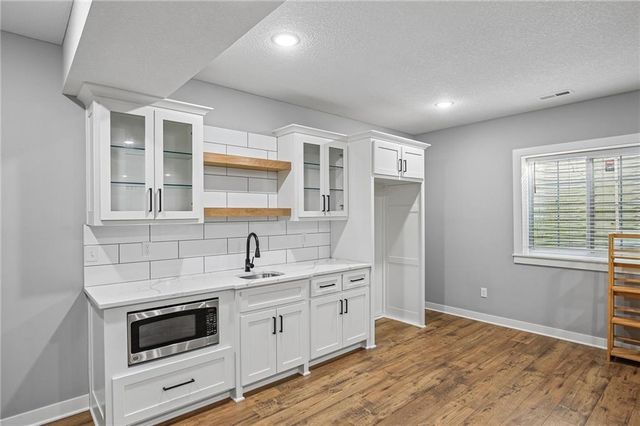 4391 Aspen Drive, Basehor, KS 66007