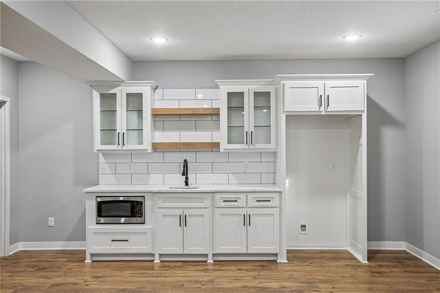4391 Aspen Drive, Basehor, KS 66007