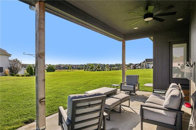 4391 Aspen Drive, Basehor, KS 66007