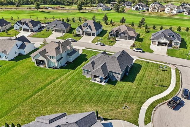 4391 Aspen Drive, Basehor, KS 66007