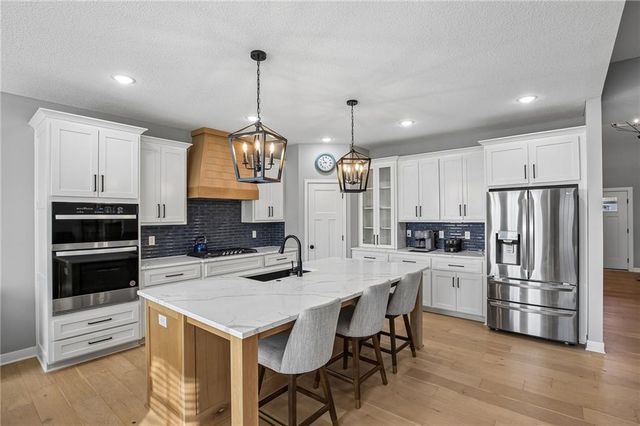 4391 Aspen Drive, Basehor, KS 66007