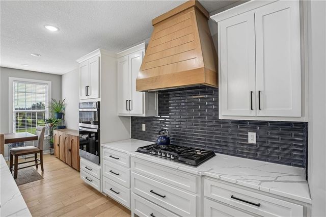 4391 Aspen Drive, Basehor, KS 66007