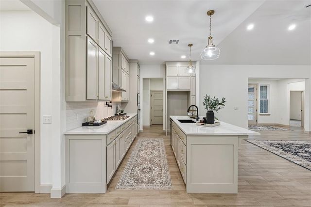 212 Shavano Street, Shawnee, OK 74804