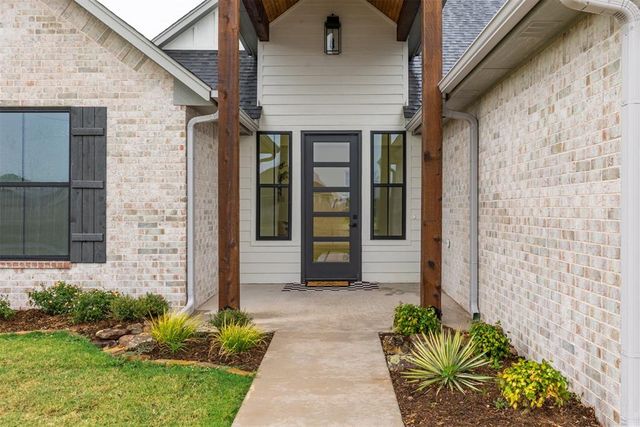 212 Shavano Street, Shawnee, OK 74804