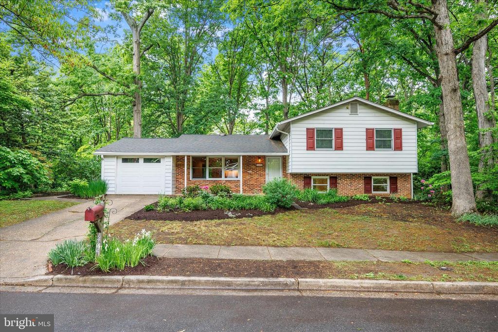 Image 1 of property listing at 1402 CATLYN PL, Annapolis, MD 21401