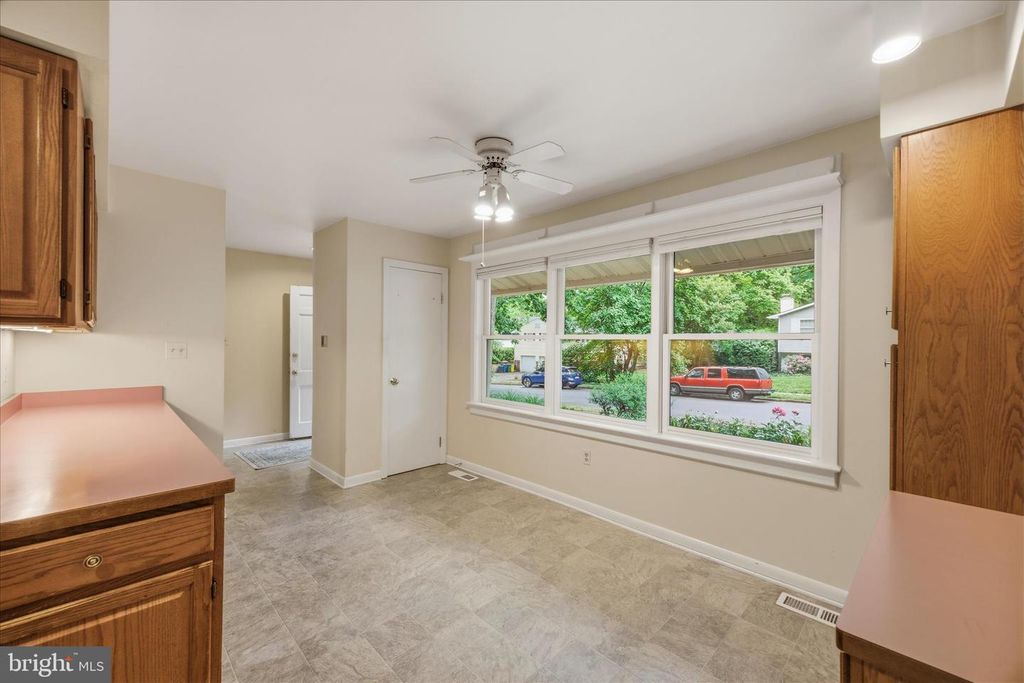 Image 16 of property listing at 1402 CATLYN PL, Annapolis, MD 21401