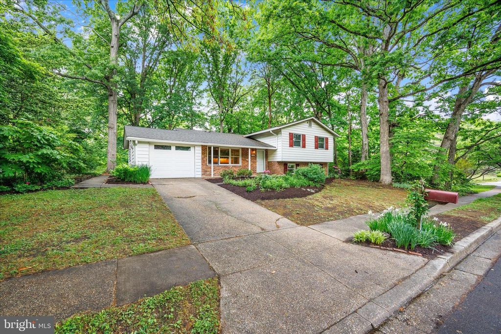 Image 2 of property listing at 1402 CATLYN PL, Annapolis, MD 21401