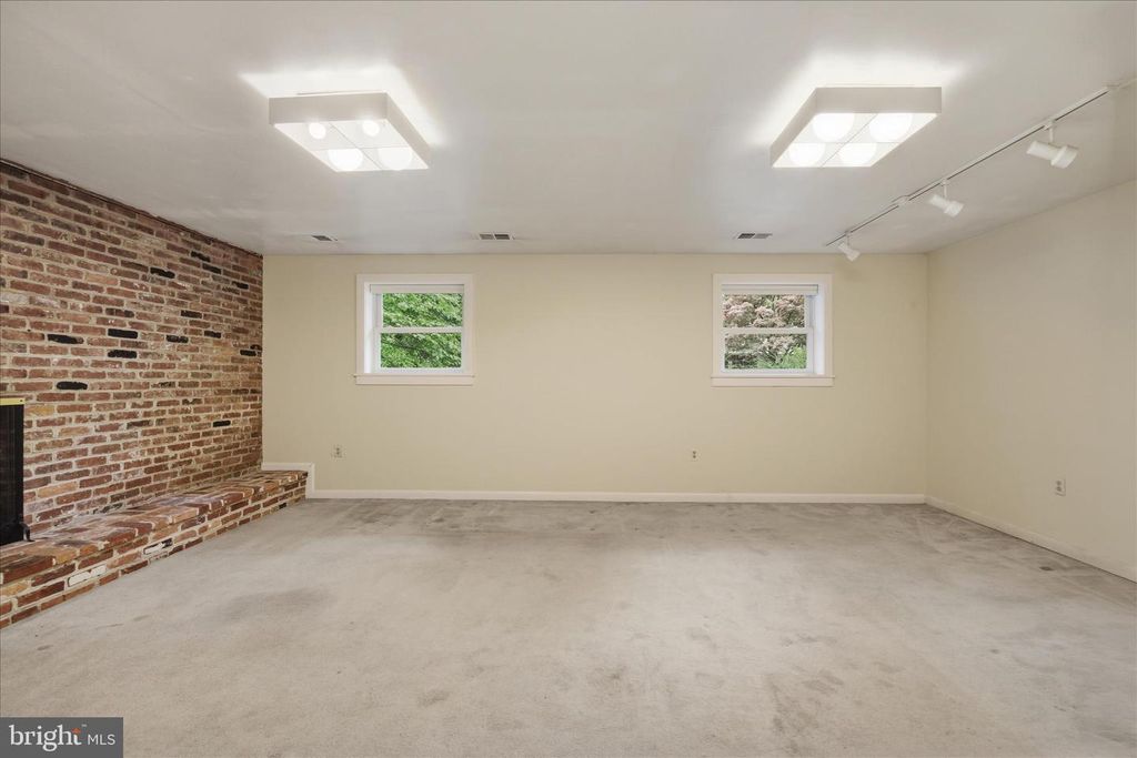 Image 34 of property listing at 1402 CATLYN PL, Annapolis, MD 21401