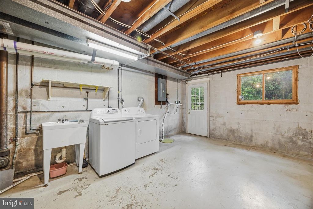 Image 36 of property listing at 1402 CATLYN PL, Annapolis, MD 21401