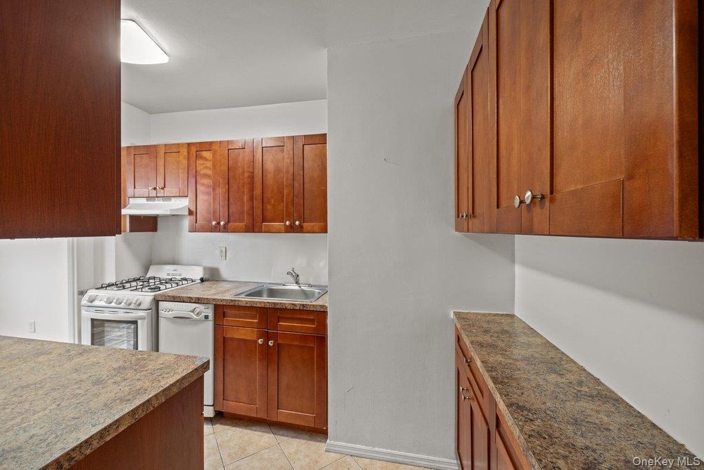 735 Kappock Street 7B, Bronx, NY 10463 — photo 3