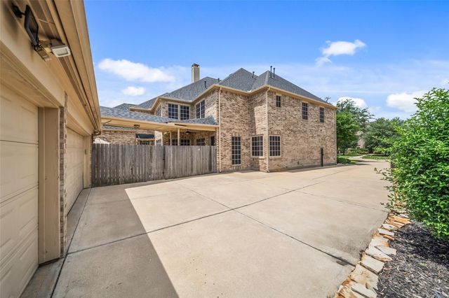 11302 Cypress Creek Lakes Drive, Cypress, TX 77433