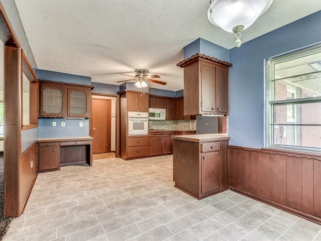 9401 Silver Lake Drive, Oklahoma City, OK 73162