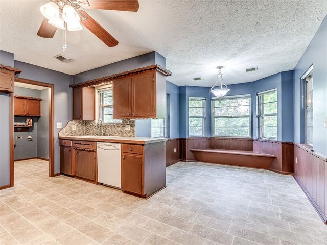 9401 Silver Lake Drive, Oklahoma City, OK 73162