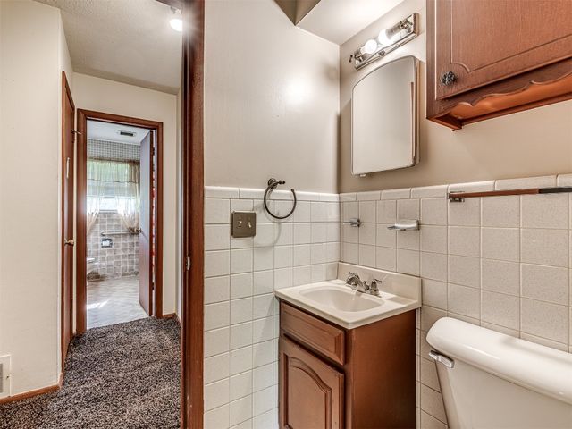 9401 Silver Lake Drive, Oklahoma City, OK 73162