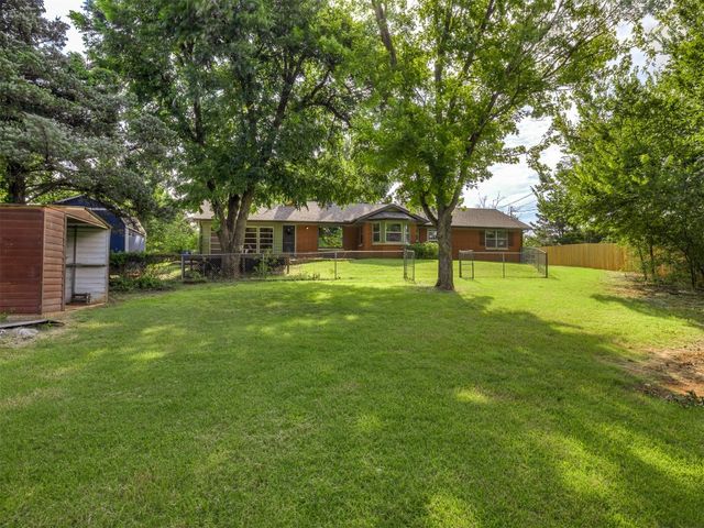9401 Silver Lake Drive, Oklahoma City, OK 73162