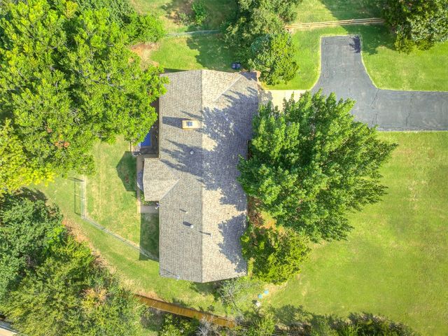 9401 Silver Lake Drive, Oklahoma City, OK 73162