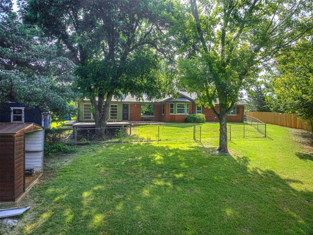 9401 Silver Lake Drive, Oklahoma City, OK 73162