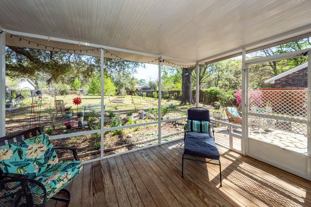 9008 Timber Street, North Charleston, SC 29406