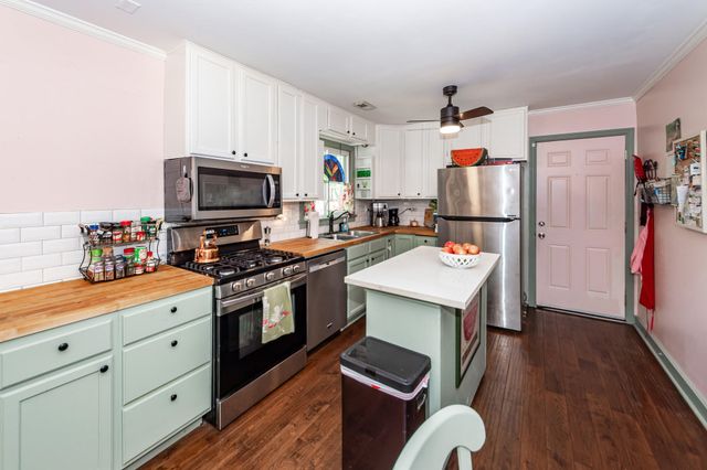 9008 Timber Street, North Charleston, SC 29406