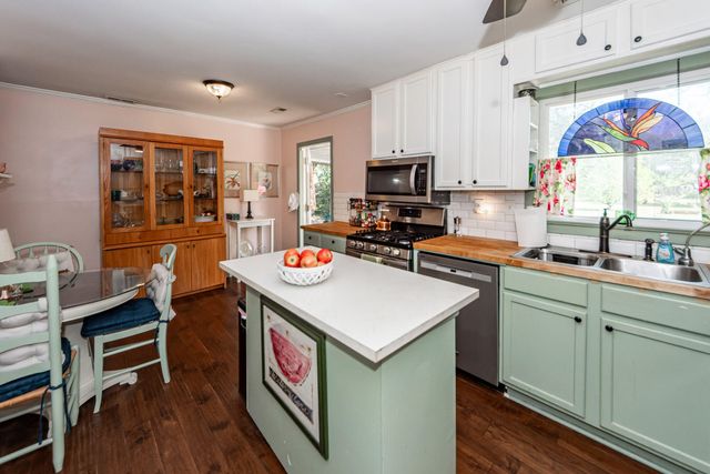 9008 Timber Street, North Charleston, SC 29406